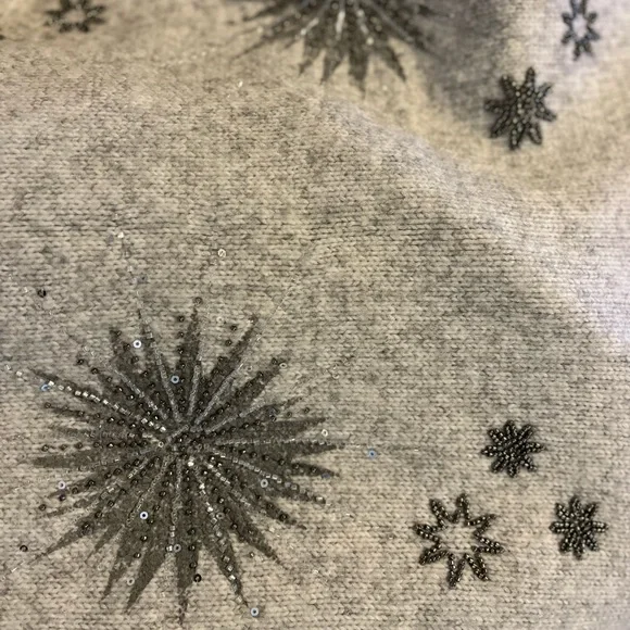 🆕 NWOT WHBM Embellished V-Neck Tunic Sweater - Picture 6 of 8